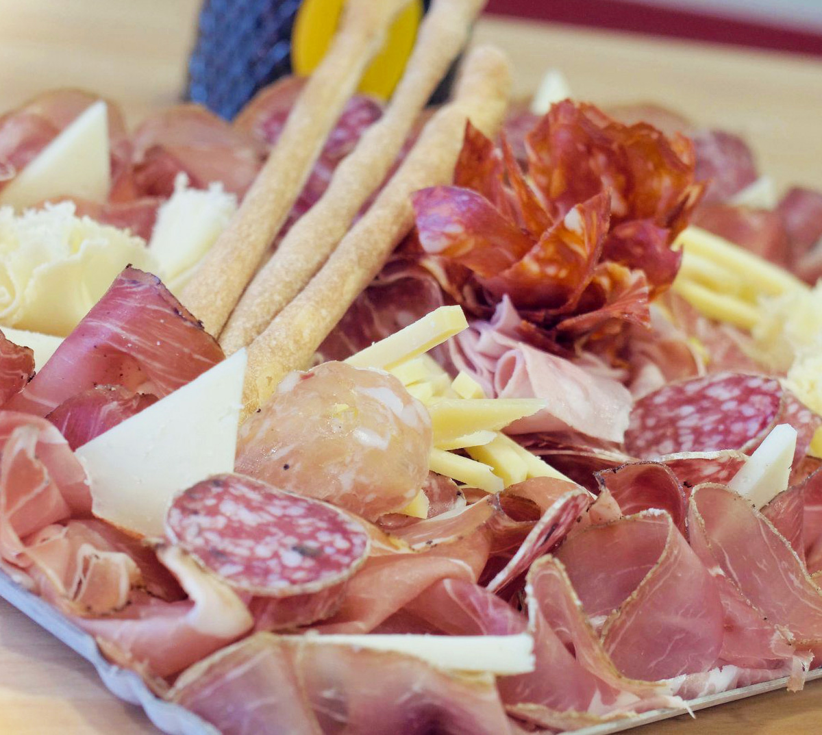 Plateau de Charcuterie et Fromage à La Piccola Pausa à Fécamp